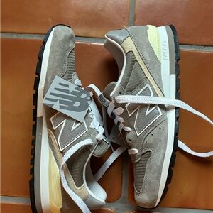 New Balance Beige and Gray Sneakers men’s size 10.5 new with tags